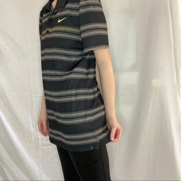 Nike Dry-Fit Men’s Collared Striped Shirt - Picture 3 of 9